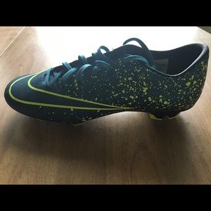 Nike Shoes - Nike mercurials only worn once Nike Shoes - Nike mercurials only worn once